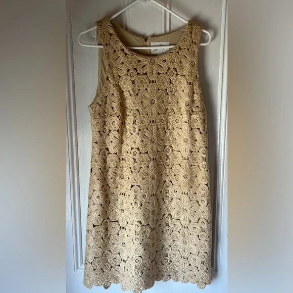 Lilly Pulitzer Women's Crochet Dress- Size M- NWT - Picture 2 of 2